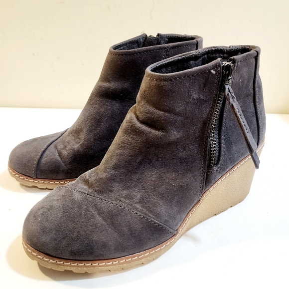 TOMS Avery Women's Gray Suede Wedges Ankle Booties size  W 7 1/2 - Picture 3 of 12